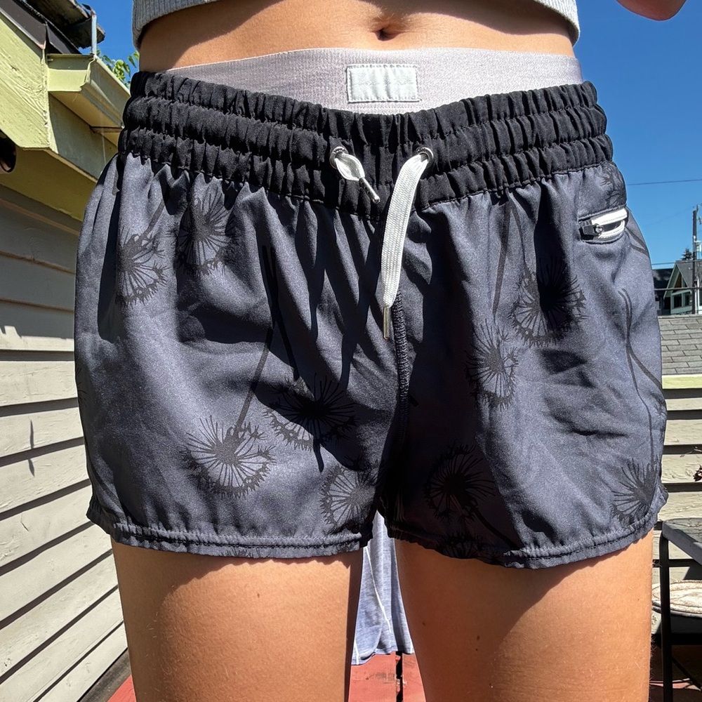 Vuori Clementine Shorts Small